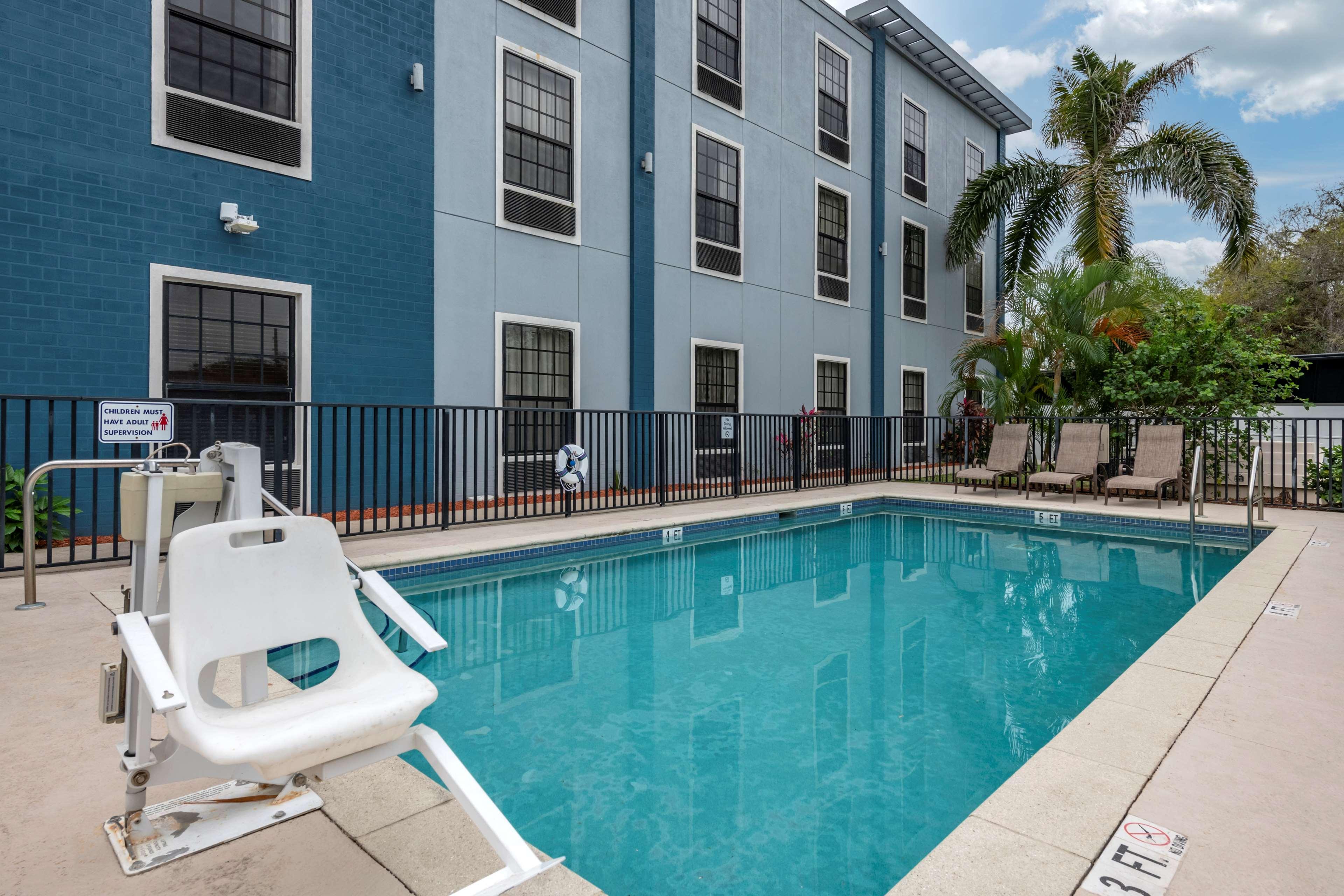 Best Western Plus Bradenton Gateway Hotel Экстерьер фото